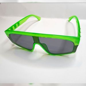 Large Frame Women's Sunglasses  - Green